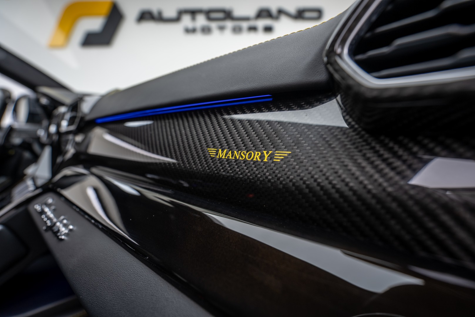 2021 LAMBORGHINI URUS BY MANSORY 